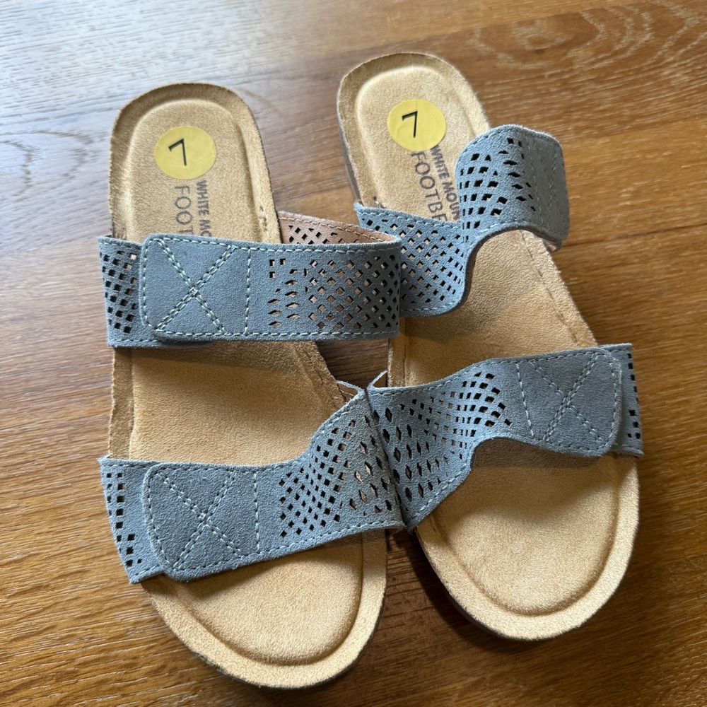 White Mountain Women's Gray Sandals Small Wedge Size 7 New